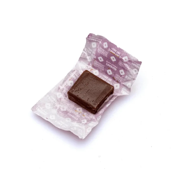 Cheeba Chews Delta 9 and THCv Mocha Chocolate Taffy – Charged (50 mg Total Cannabinoids)